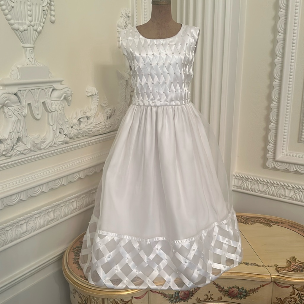 Girls Size 5, White With Pearls Dress, Flower Girl. Formal Dress. By Cinderella.